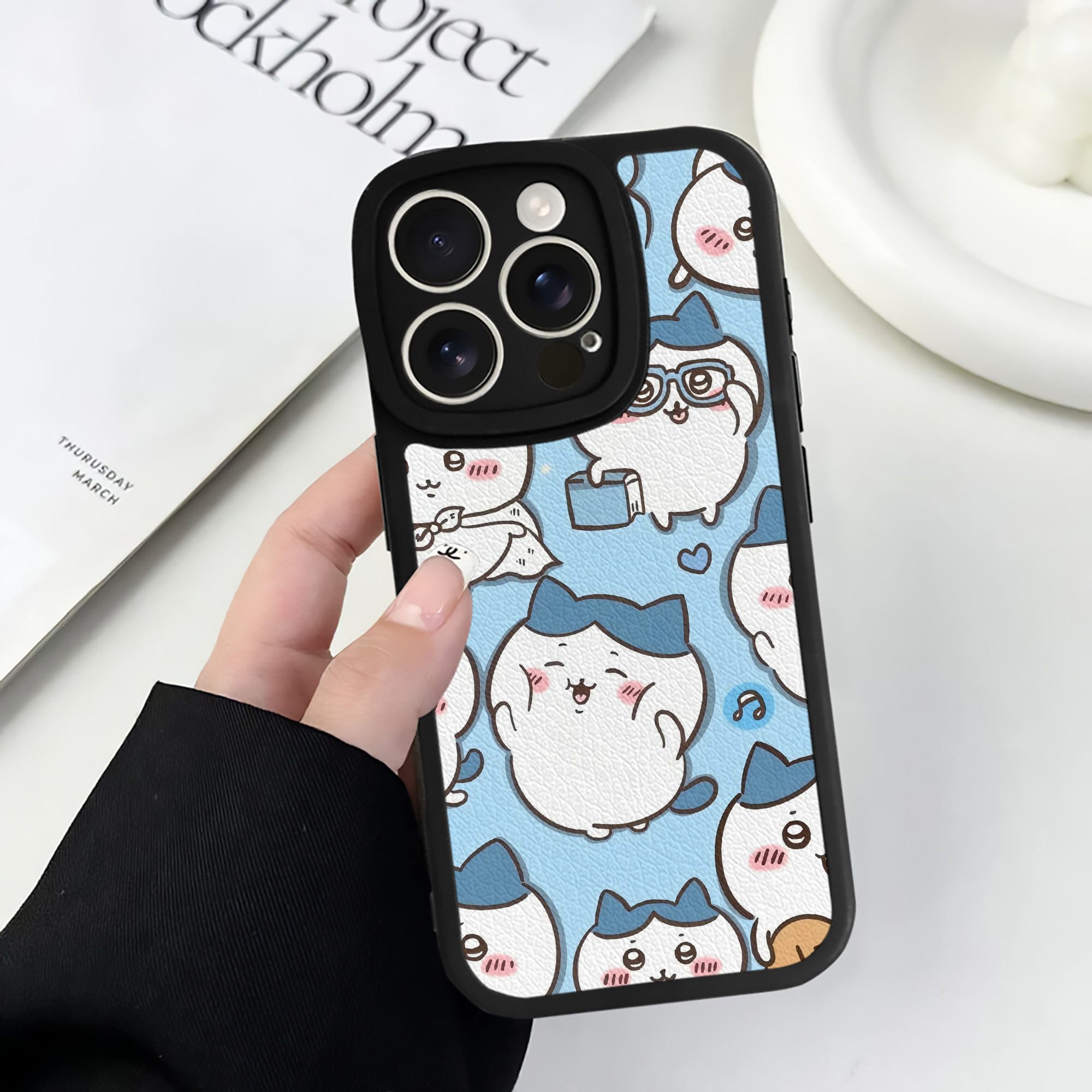 （画像用） ちいかわ Chii-kawa 【iPhone 16シリーズ対応】シリコンスマホケース（レザー調） 材質：シリコン